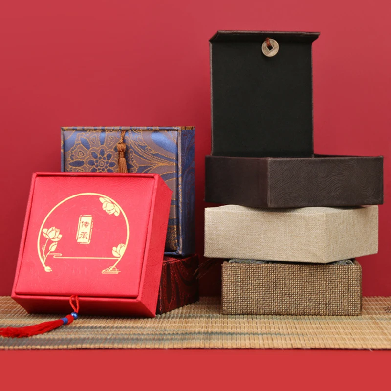 

Vintage Tassel Jewelry Box Necklace Jade Bangle Bracelet Pendant Storage Display Box Chinese Style Jewelry Packaging Box