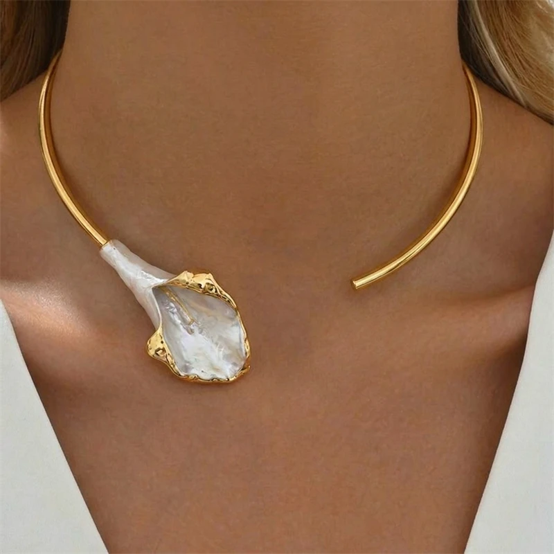Vintage Exaggerated Metal Flower Open Choker Necklace for Women Exquisite Elegant Calla Lily Flower Necklace Charms Jewelry