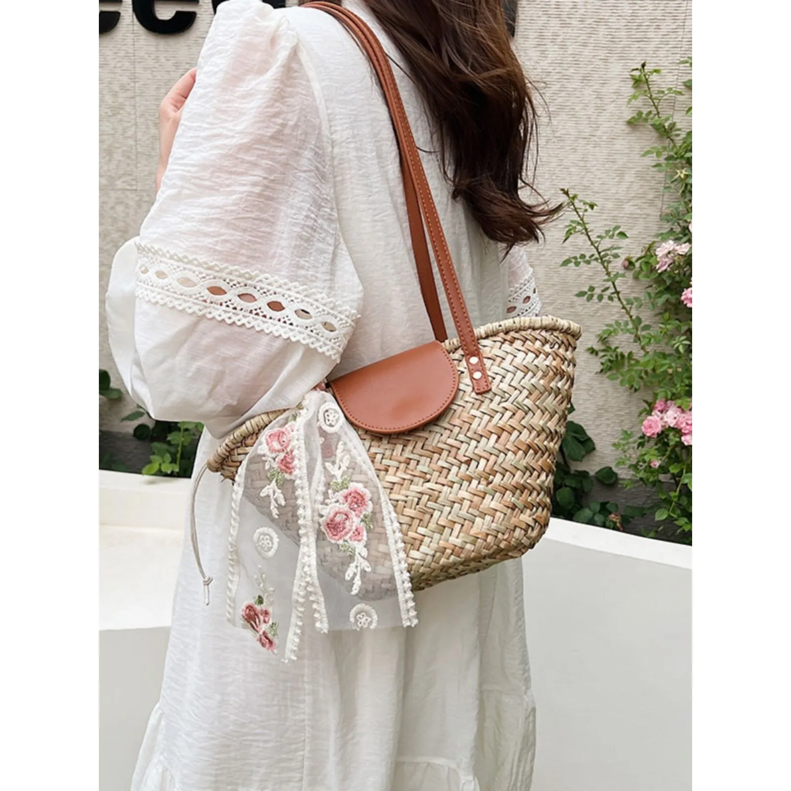 

Пляжная сумка-тоут в стиле отпускного отдыха, плетеная, с полым узором, большая вместимость, летняя женская сумка, повседневная сумка-корзина для морепродуктов, новинка 2026 ABEYINUOR