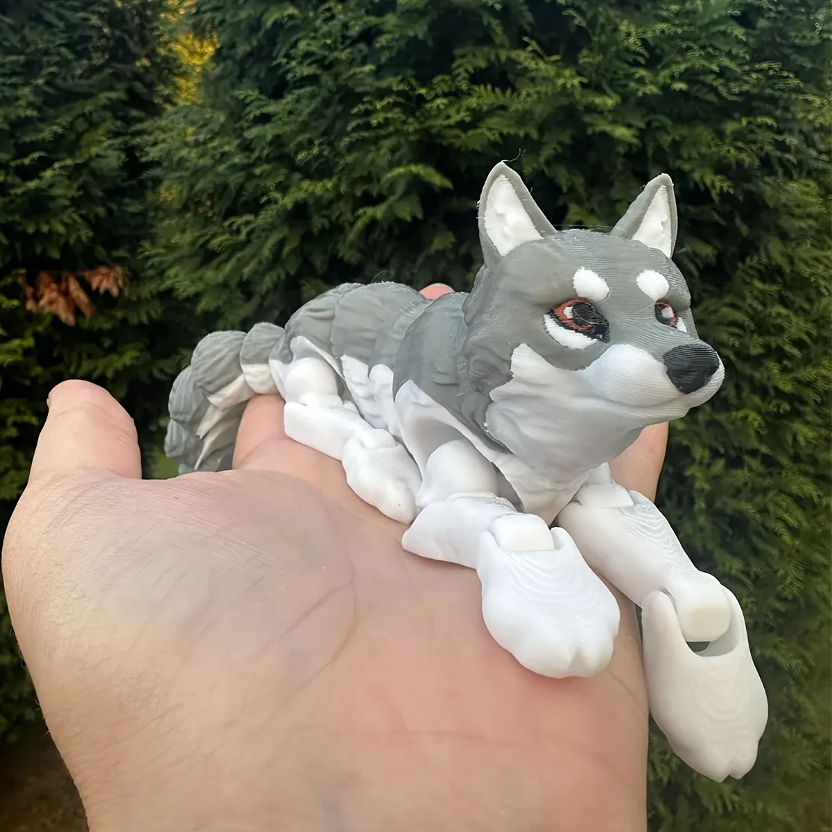 Movable Husky Statu…