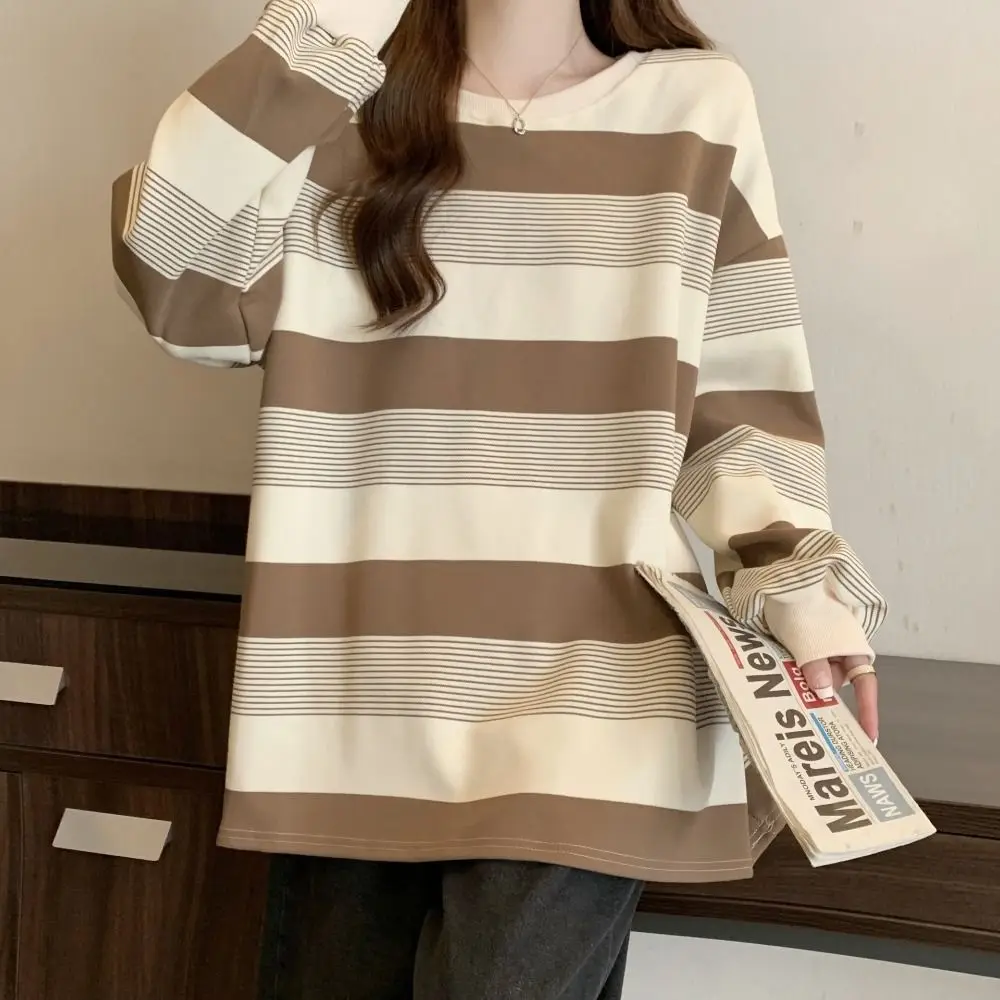 Oversize-Oberteil mit Streifenmuster, langärmeliges T-Shirt mit Streifenmuster, vielseitig kombinierbar, lockere Passform, gestreifter Sweatshirt für Damen. – Detail 9