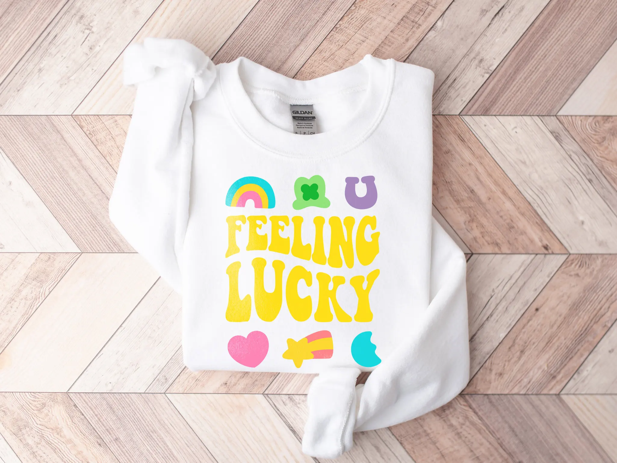 Feeling Lucky Slogan Girl Sweatshirt Stick Animation Clover Pattern Female Sweater 2024 Fashion St. Patrick's Day Anime Tops