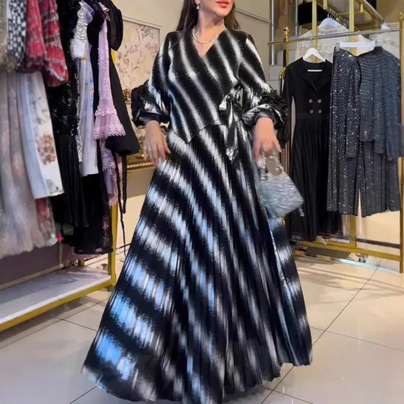 فستان نسائي جديد أنيق بطيات من Miyake مع ربطة عنق ملونة مقاس كبير قابل للتمدد بسيط بأكمام طويلة في الشرق الأوسط فساتين طويلة قابلة للطي