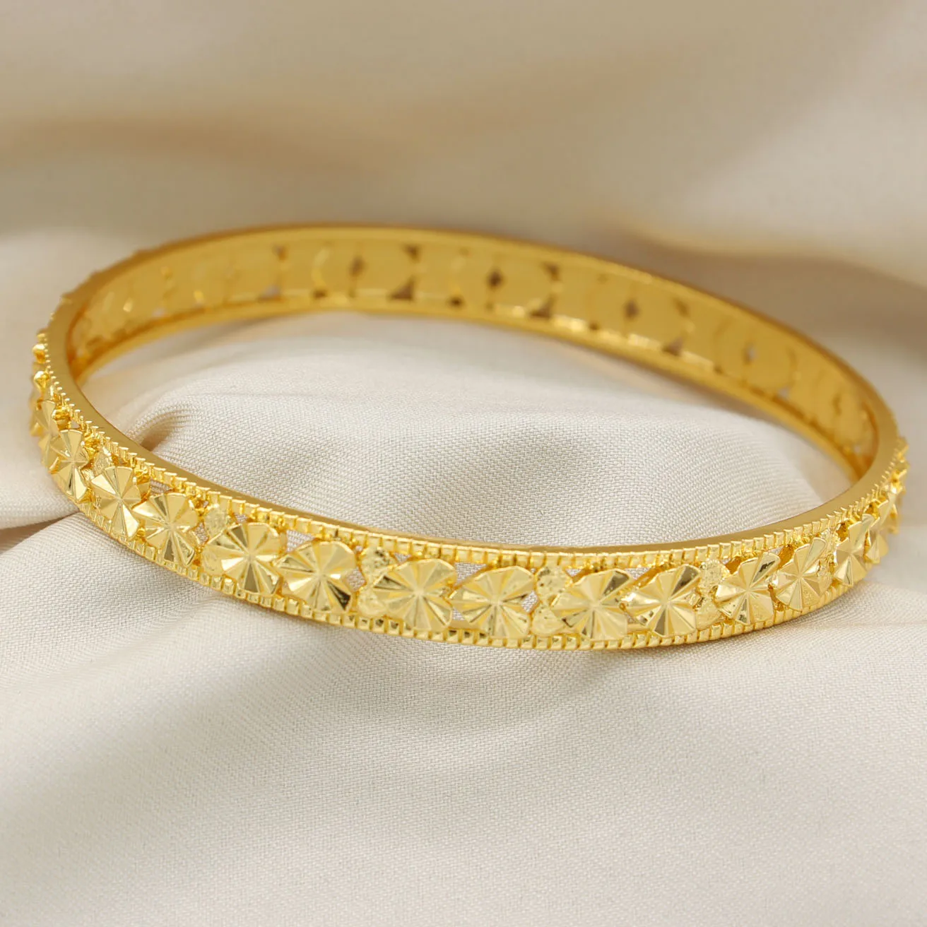 Adixyn 1pcs Love Engrave Figures Women\'s Closed End Bracelet Bangle Middle East Arab Partu Gifts