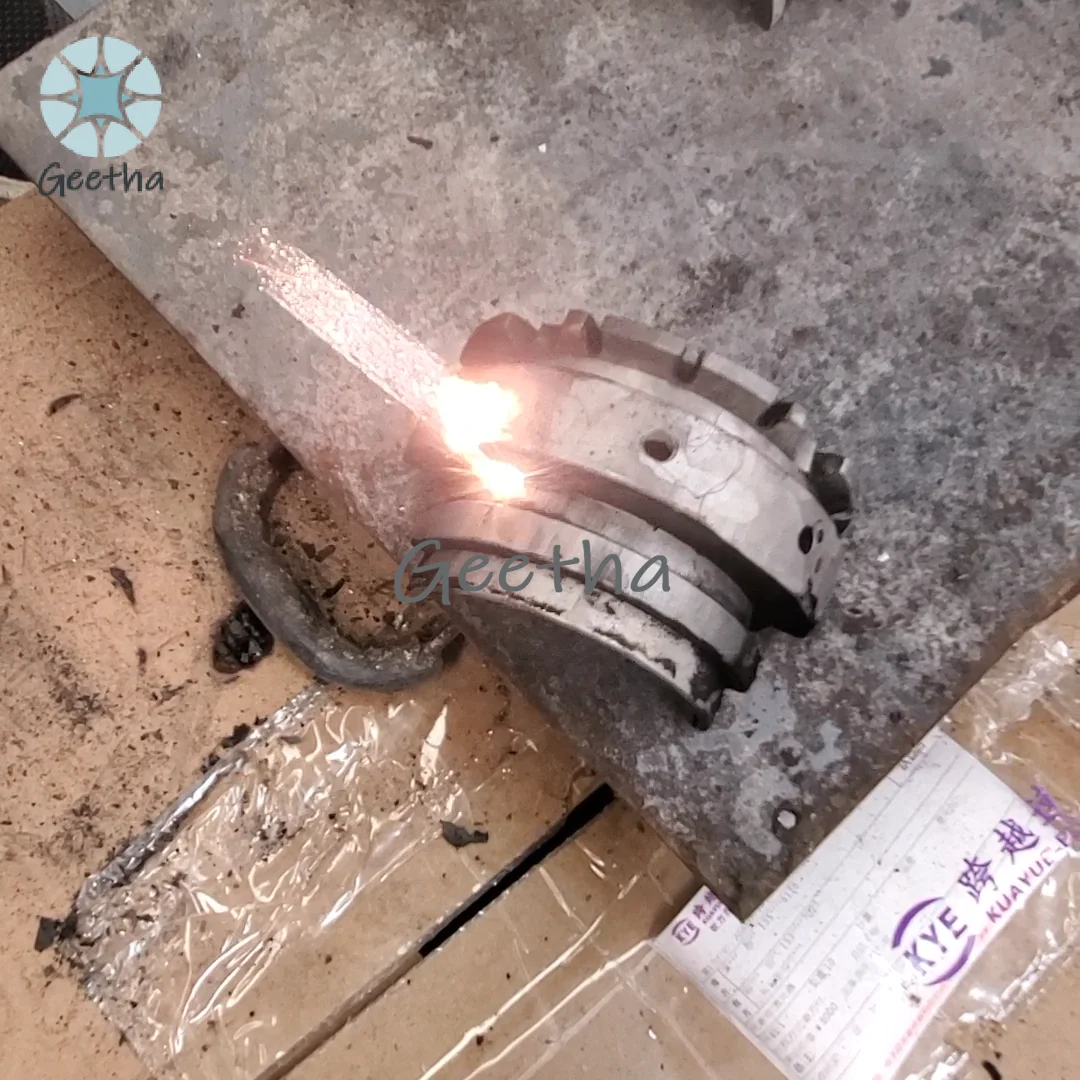 New Pulsed Laser Cleaner 100W/200W Industrial Laser Cleaner Portable Handheld Laser Rust Remover