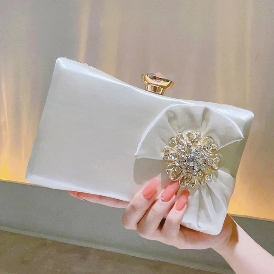 

Satin Tassel Women Evening Bags Diamonds Small Day Clutch Luxury 2024 New Chains Shoulder Handbags For Party Holder Purse Bolsas