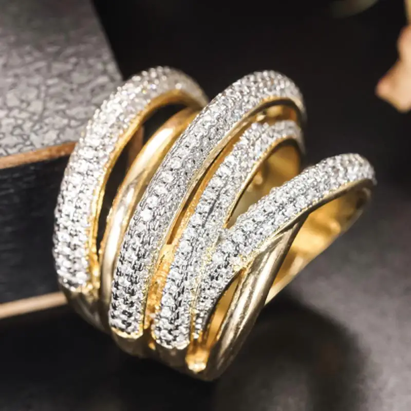 Huitan Damenring mit Kreuz-Design, voll funkelnder Zirkonia, Party-Accessoires, trendige Damen-Accessoires, luxuriöses, schickes Accessoires-Geschenk – Detail 4