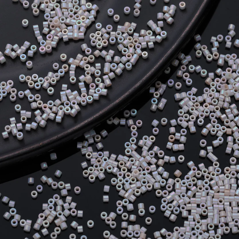 2000 Pieces 1.6x1.3MM 11/0  Japanese Quality Glass Seed Beads For Native Beadwork 10Grams/Bag