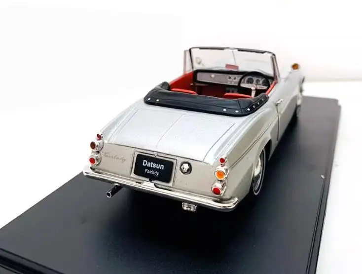 1/43 وصول جديد سعر خاص دييكاست المعادن خمر الكلاسيكية داتسون للتحويل سيارة رياضية نموذج الأثاث عرض مجموعة