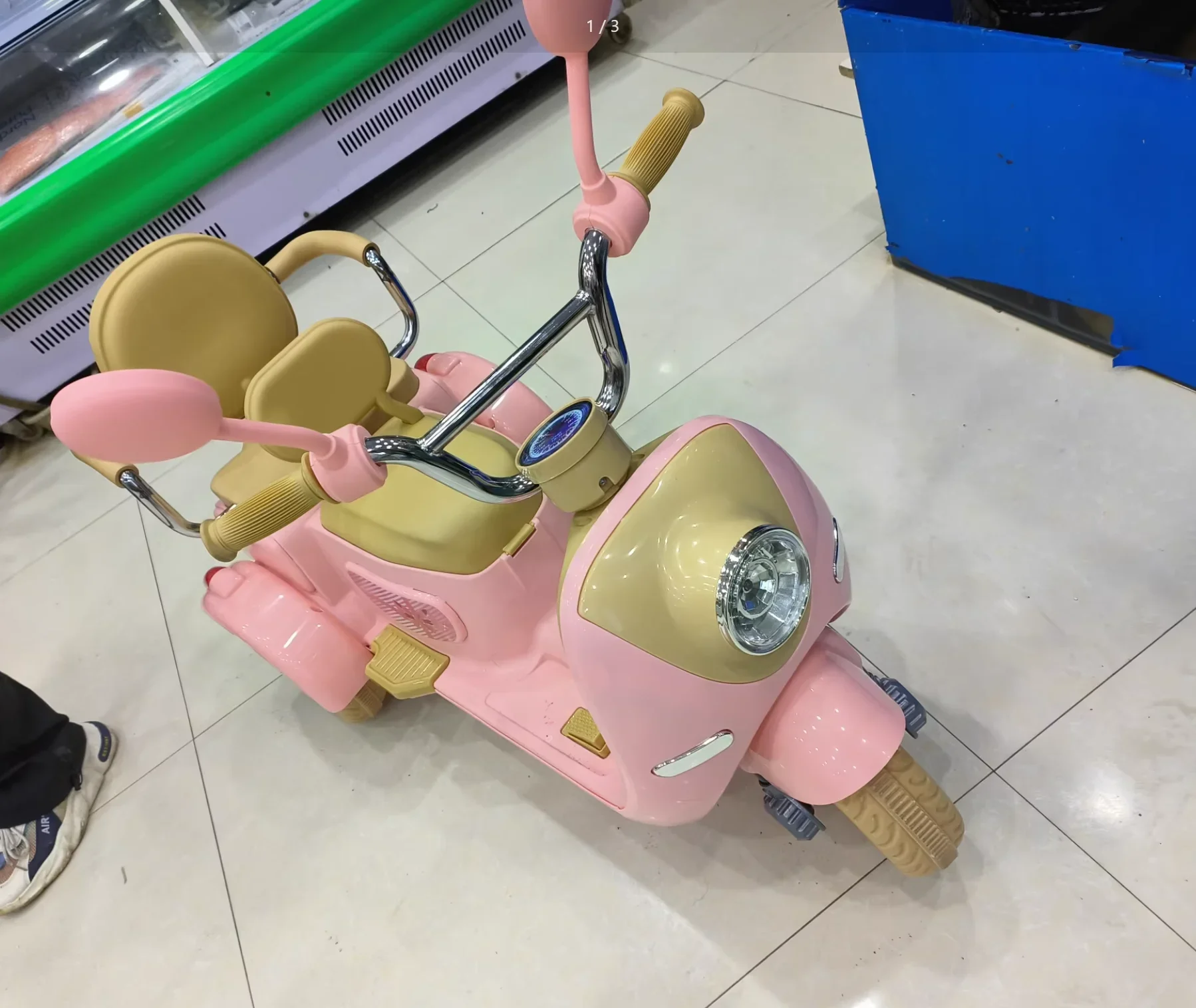 

Even Adults Can Sit 12V 7Ah Remote Control Two-Person Three-Wheel Electric Toy Motorcycle with Double Seat Kids Fun Vehicle