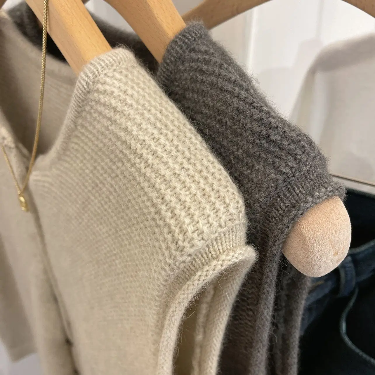 Gilet Cardigan lavorato a maglia semplice a righe con scollo a v gilet maglione con bottoni elegante Casual vestibilità ampia 2023 nuovo gilet donna moda autunno inverno