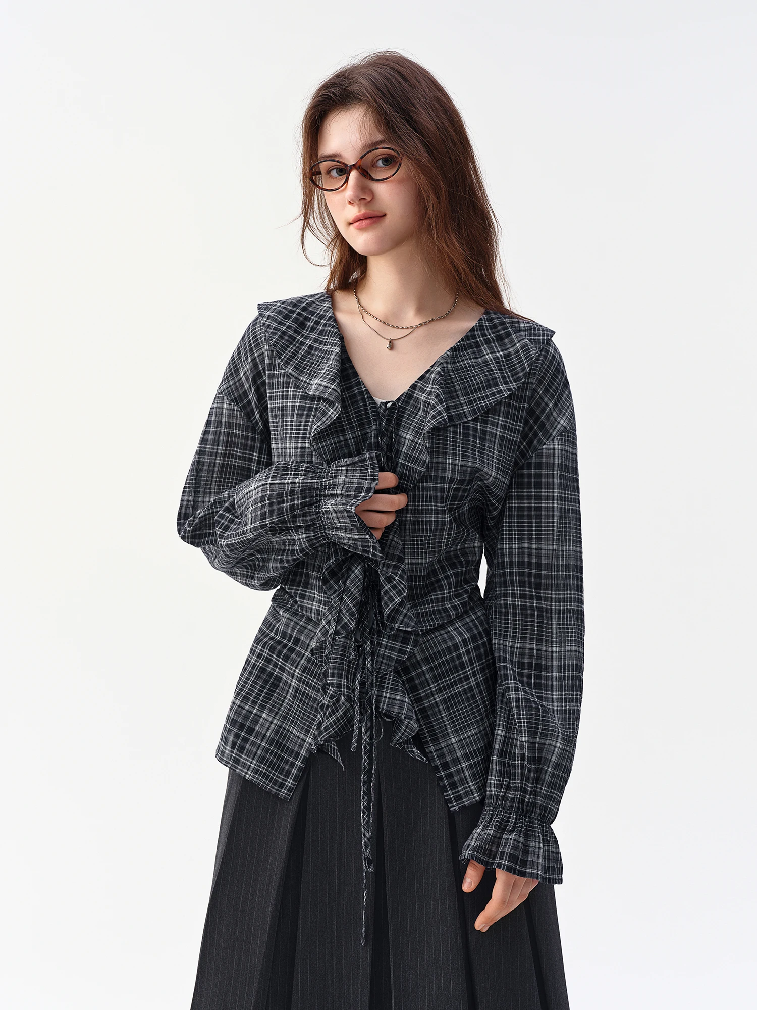 DUSHU 2026 Fall Women's V-Neck Plaid Long Sleeve Blouse with Ruffle Trim and Drawstring Waist - Fashion Forward Office Wear