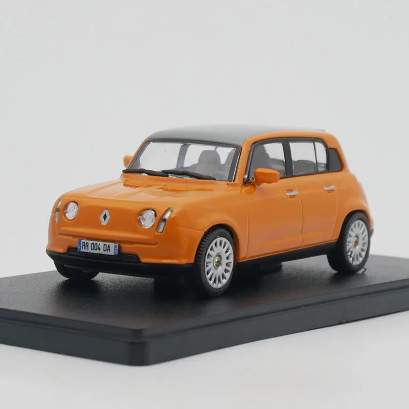 

1:43 Scale R 4 2011 Alloy Car Model Ornaments