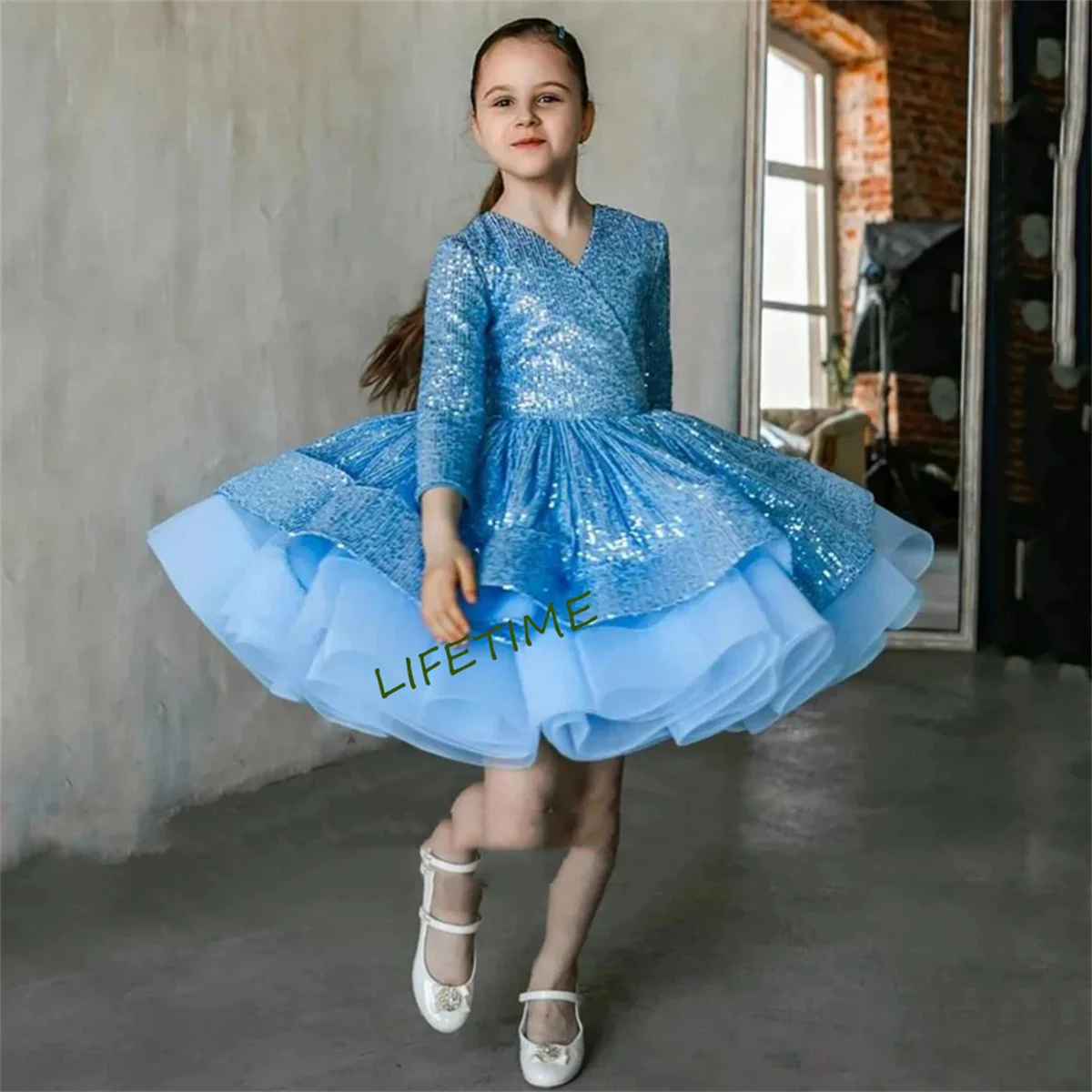 

Pretty Wedding Flower Girl Dress Yipeisha 3/4 Sleeves V Neck Ball Skirt Sequined Party Dresses for Birthday Pagenant Gown