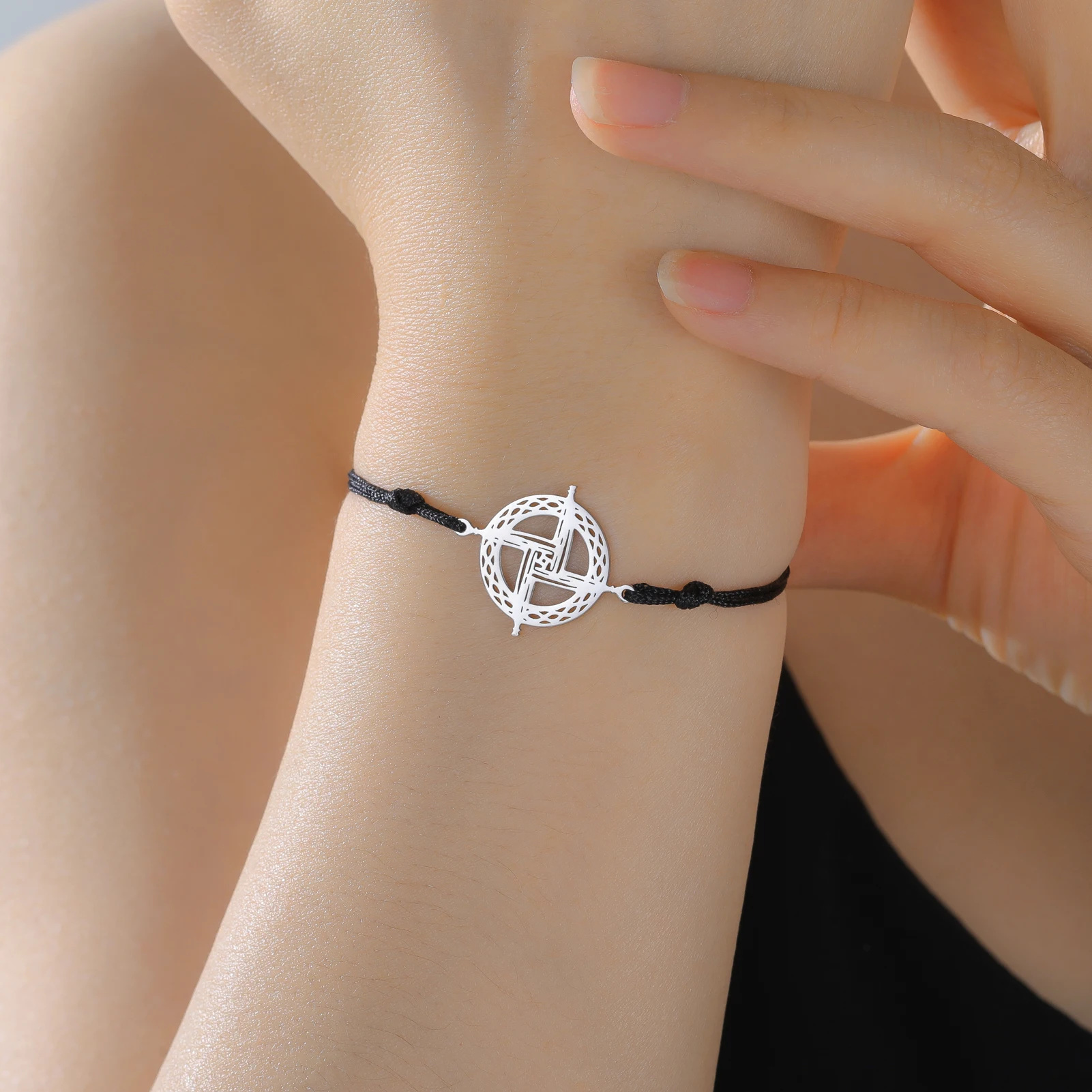 Kkjoy Slawisches Sonnensymbol Charm-Armband Edelstahl-Armband Heidnisches Slawisches Schutzzeichen Schmuck Geschenk für Heiden-Liebhaber – Detail 7