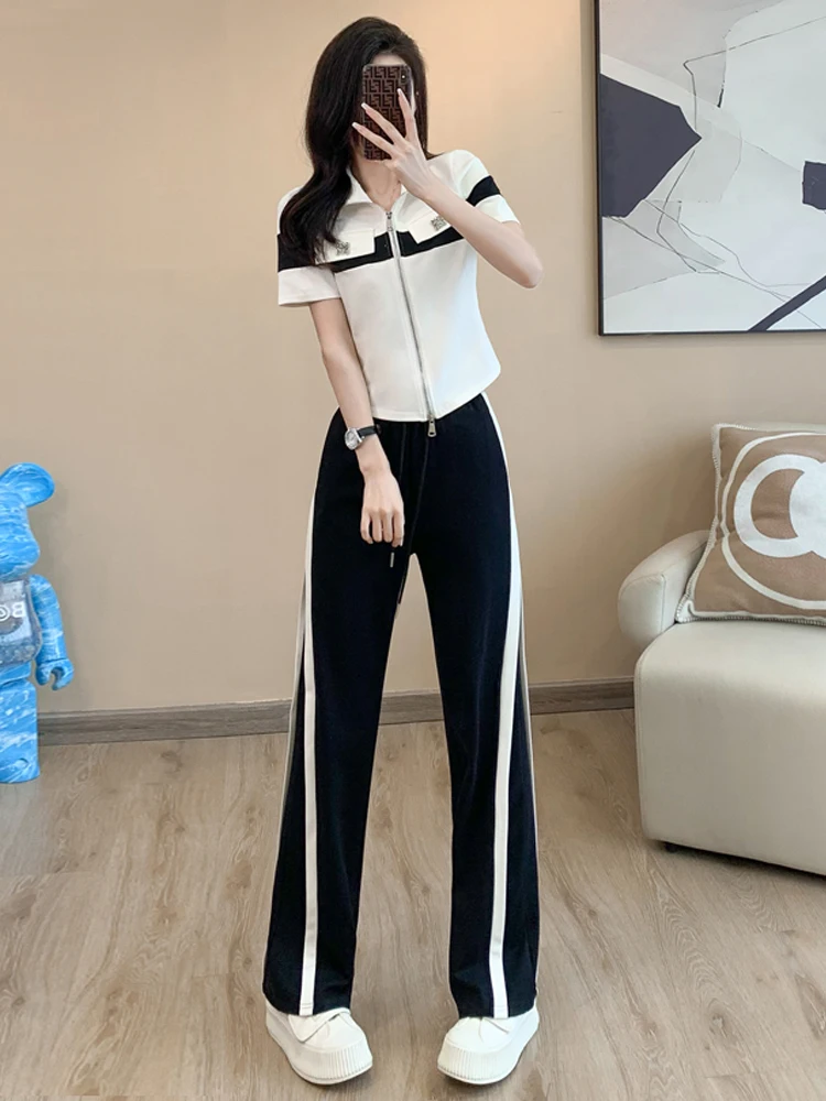 Conjunto de ropa deportiva informal de alta calidad para mujer en verano 2025, nuevo conjunto de dos piezas de moda reductor de edad de estilo coreano de manga corta