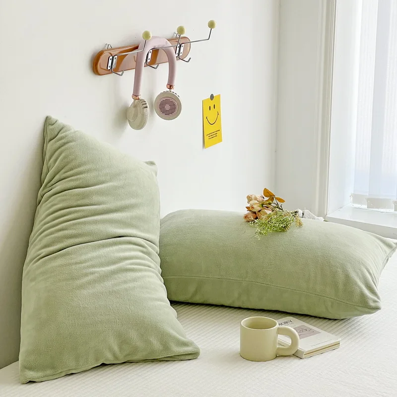 One pair of milk pillowcase with single suede thickened high g heavy solid color winter cashmere 48cmx74cm