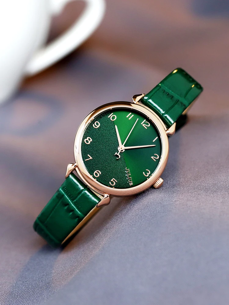 

Korean style retro minimalist watch for women, featuring a small, elegant dial with a patchwork design. A great gift for ladies.