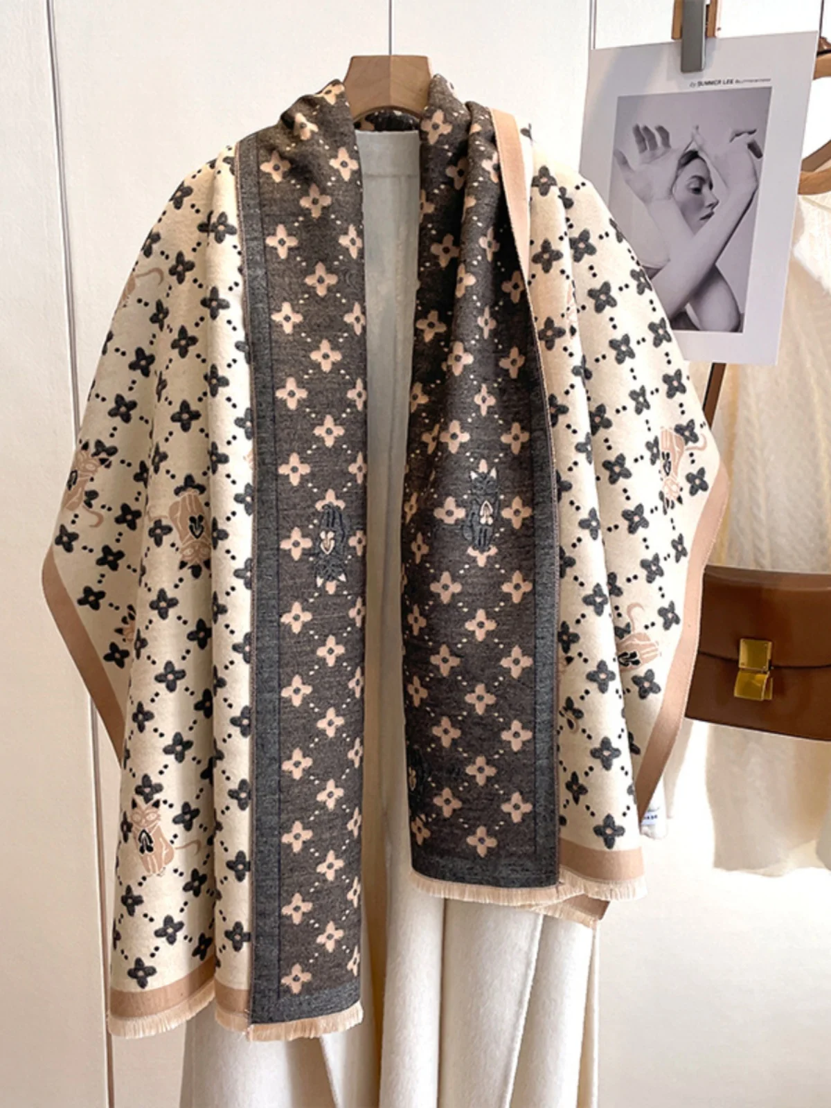 Echarpe-couverture-double-face-pour-femme-ideale-pour-l'hiver-le-bureau-les-pieces-climatisees-et-l'exterieur-couverture-de-sieste-deux-en-un