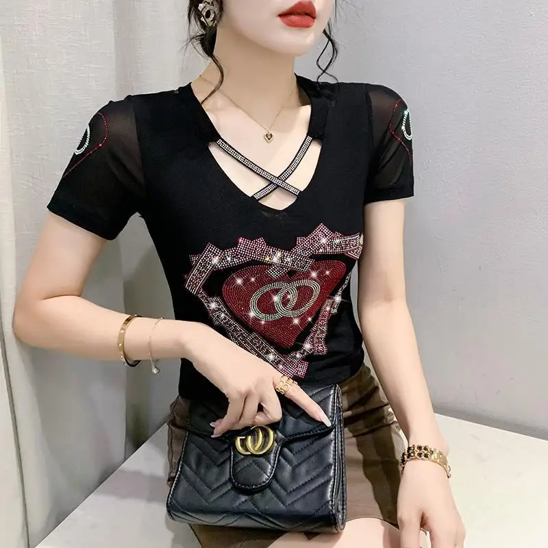 

Summer Short-sleeved Shirt Slim Black T-shirt Shiny Diamond V-neck Luxury High-end Tees Chic Tops Streetwear Office Lady Shirts