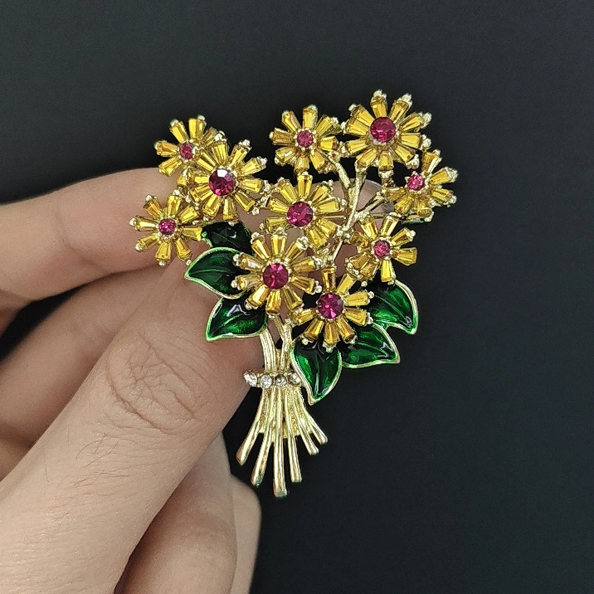 Enamel Chrysanthemum Pin for Women Sunflower Brooches Flower Leaf Pins Office Party Friend Gifts Jewelry Accessories view 2