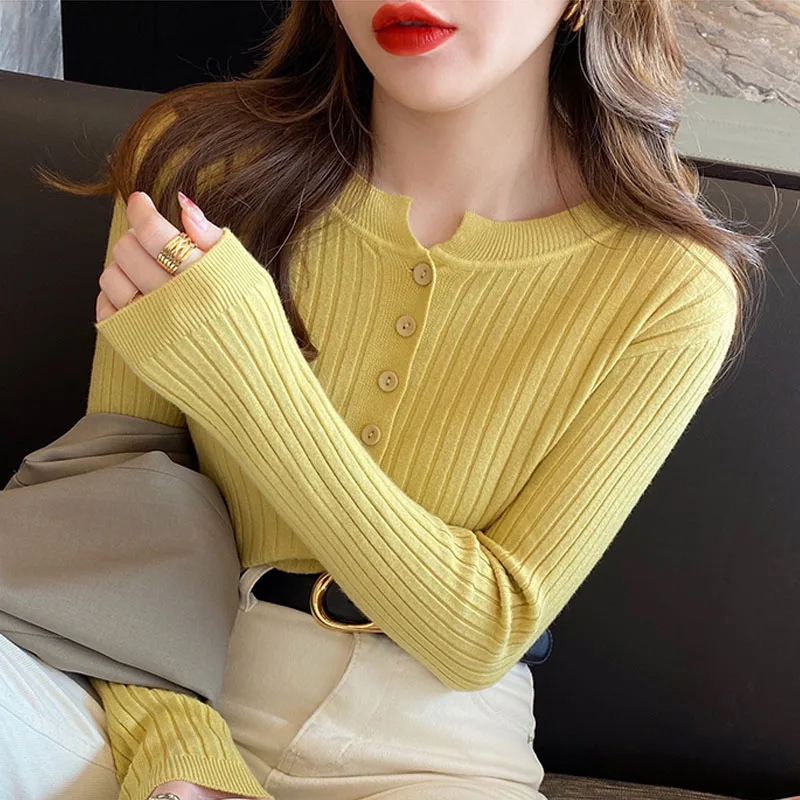 เสื้อสเวตเตอร์คอวีลายทางสีชมพูแบบเรียบง่าย สไตล์อ่อนโยน ให้ความอบอุ่น เหมาะสำหรับฤดูใบไม้ร่วงและฤดูหนาว