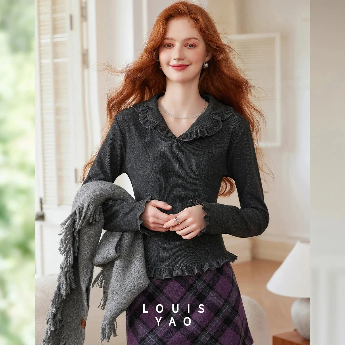 

LOUISYAO Women's Tees 2025 Autumn Turn-Down Collar Rolled Edge Long-sleeved Top Slightly Stretchy Pullover Women's T-shirt