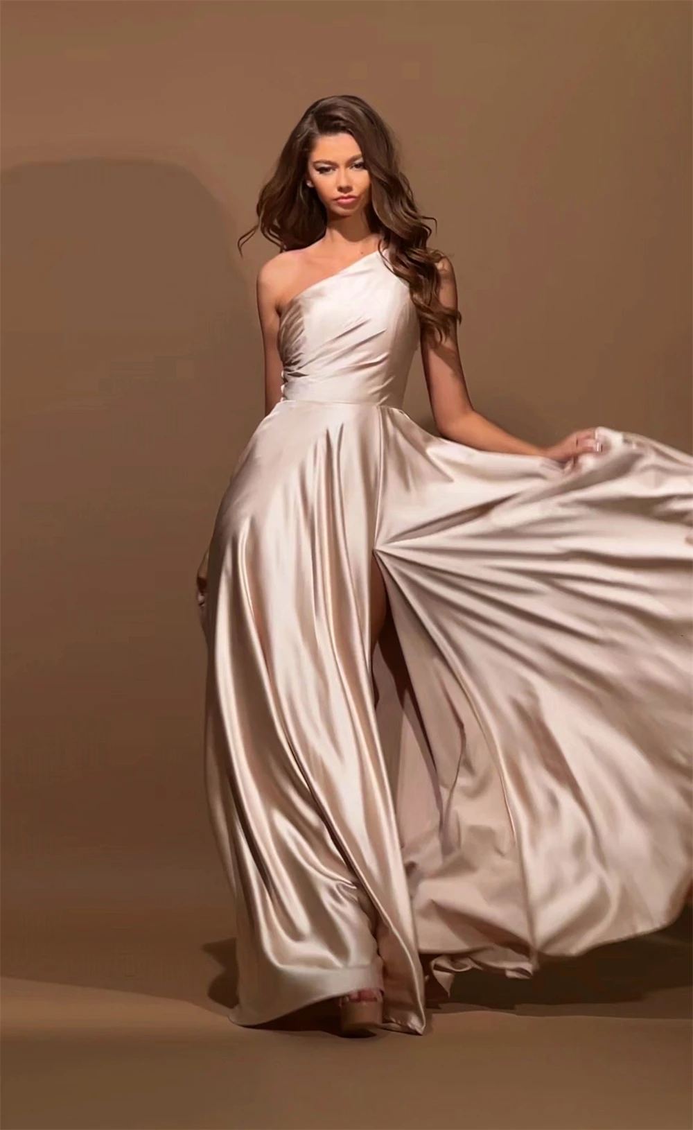 One-shoulder Satin Evening Dresses With Split Sleeveless Backless Ball Gowns Pleated Floor-length Formal Party with Pockets