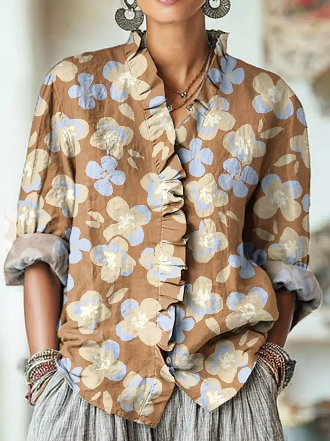 

2026 new V-neck casual top, women's long sleeved lace shirt, retro floral pattern design, Large women's tops and shirts