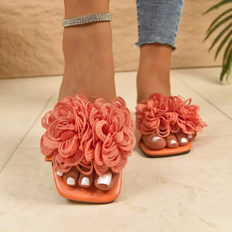 Neue Sommer-Damen-Slipper mit eckiger Zehenpartie, luxuriöse, floral verzierte flache Sandalen, modische, niedrig geschnittene Hausschuhe – Detail 35