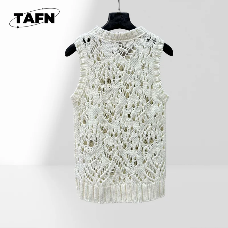 복고풍 캐시미어 가디건 – 클래식 디자인과 모던한 편안함으로 매일 착용하기 적합 AH1901