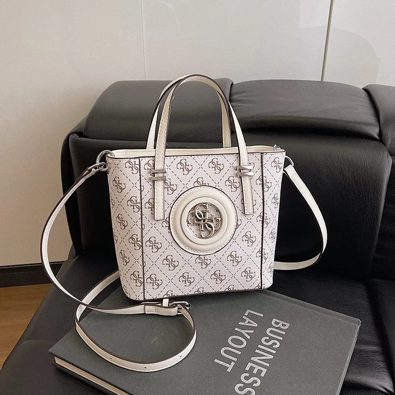 

Luxury Designer Women's Leather Crossbody Bag Elegant Handbag Classic Shoulder Tote For Daily Chic Look