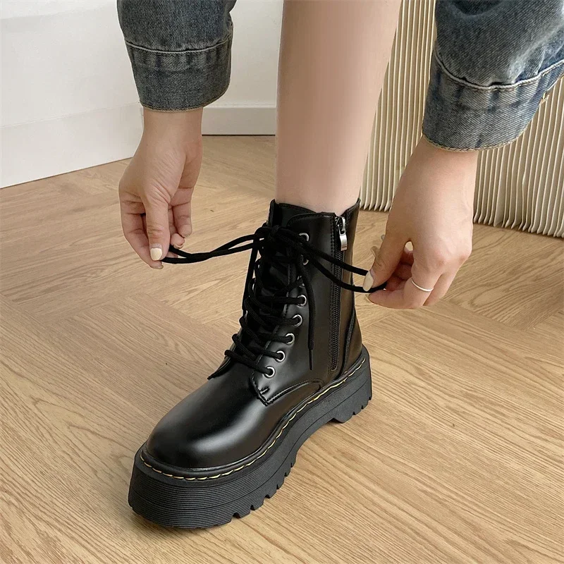 Minimalist Lace-up Women Boots 5Cm Chunky Heel Platform Women Boots British Style Thick Sole Increase Height Casual Boots