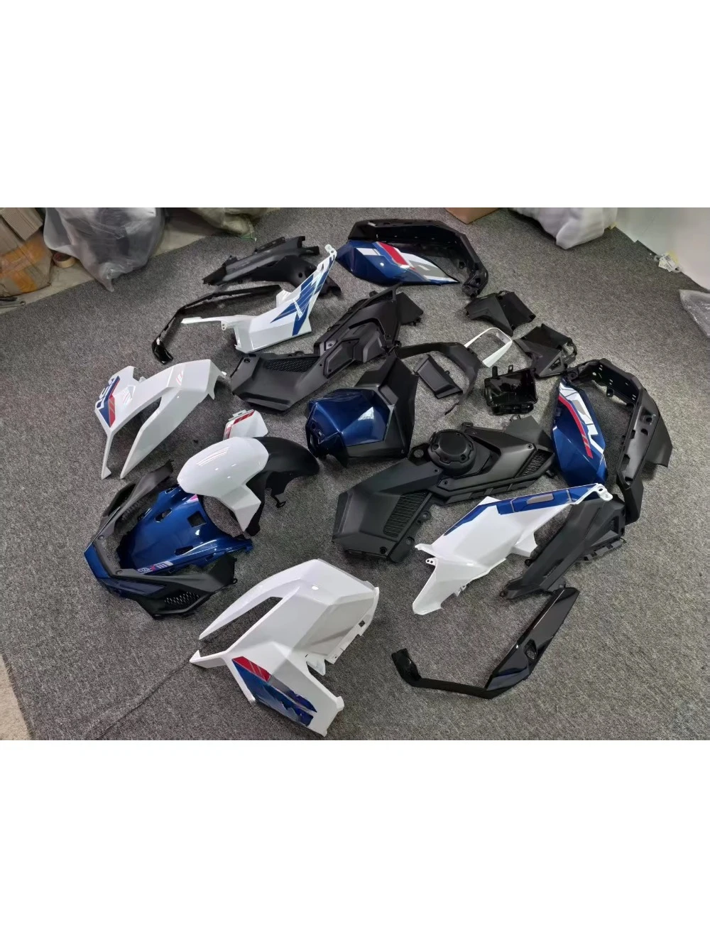 ABS Plastic Fairing Kit Wholesale for X-ADV750 2025 Motorcycle Fairing Kit 3
