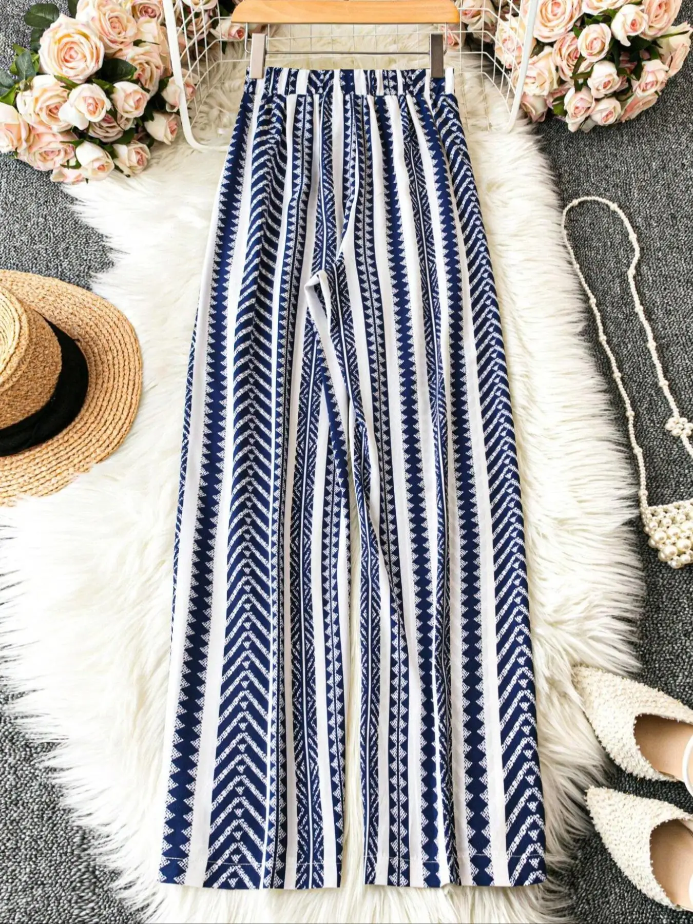 プラスサイズ 1XL-5XL 女性のストライププリントファッションシンプルなワイドレッグパンツレディースカジュアルレースアップエレガントな女性のワイドレッグパンツ