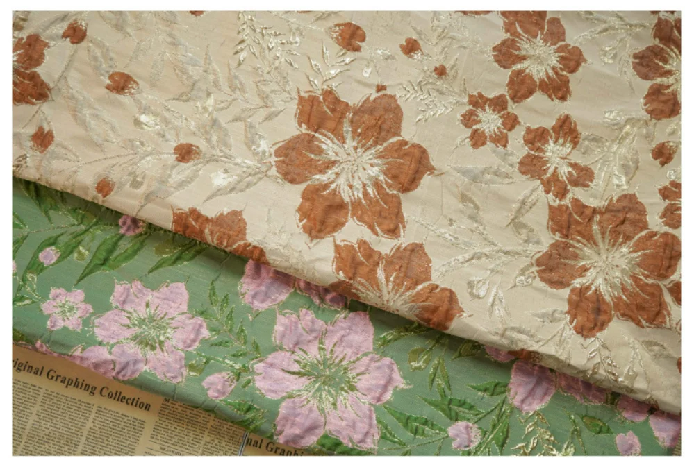 ผ้าไหมแจ็คการ์ดลายดอกไม้ใหญ่สีทอง 1 เมตร สำหรับตัดเย็บชุดผู้หญิง กระโปรงฟูฟ่อง ชุดแสดงบนเวที ผ้าตกแต่ง