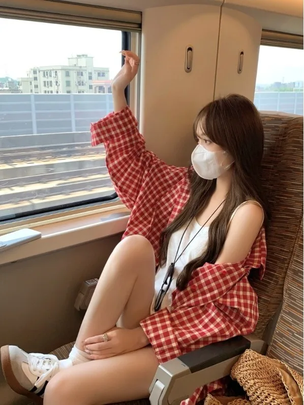 

Korean Style Red Plaid Shirt Women's Spring 2026 New Loose Slimming Mid-Length Top Sun Protection Long Sleeve Collar