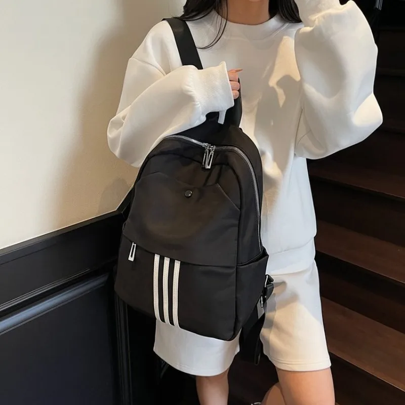 

Гламурная повседневная школьная новая модель 2025 года, милая стильная популярная сумка JK, подходящая для музейной выставки