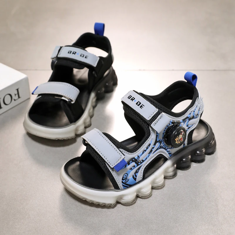 A pair of children's summer-friendly sandals with soft soles, providing comfortable wearing and a light weight. XBS-1809