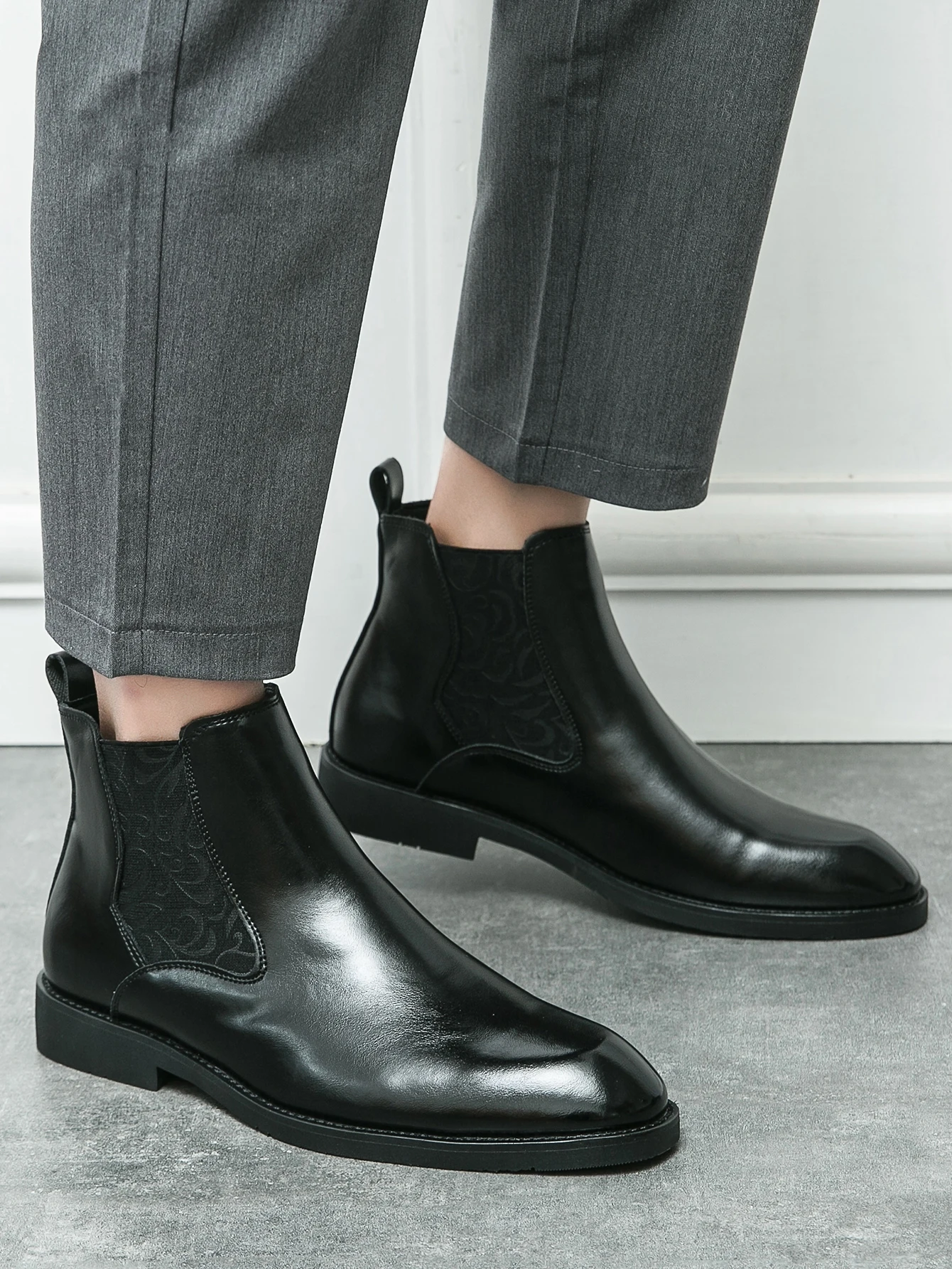 Winter Fashion New High Tops Men's Slip on Chelsea Brown Ankle Boots British Brand Designer Botas Casual Luxury Formal Shoes