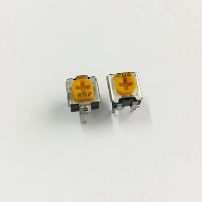 30Pcs RM063 Horizontal Adjustable Potentiometer 2K Screen Printing 202 Adjustable Resistor RM063-202 Yellow Potentiometer