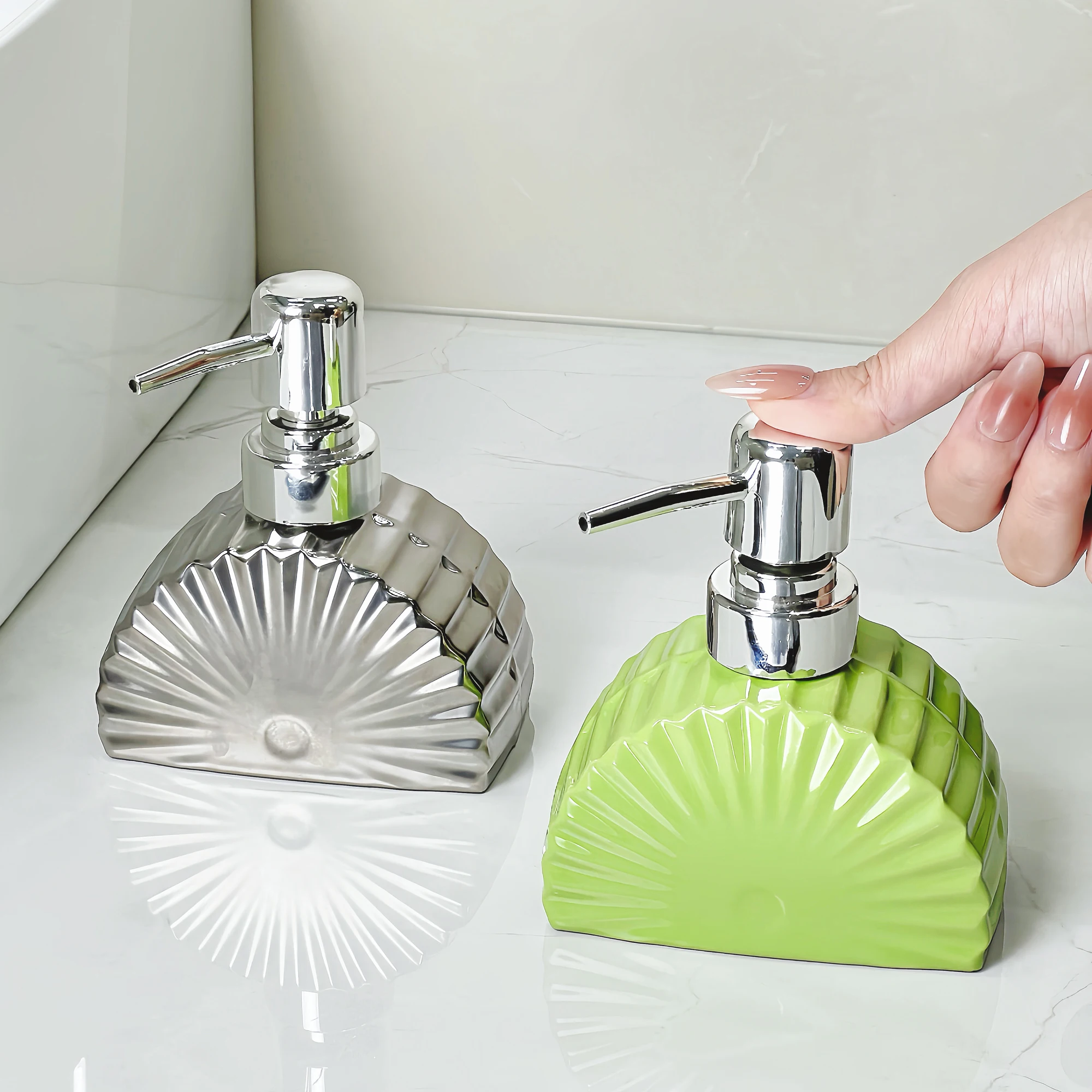 

Fan shaped creative ceramic press bottle for bathroom shampoo and shower gel separate bottle soap dispenser Bathroom accessories