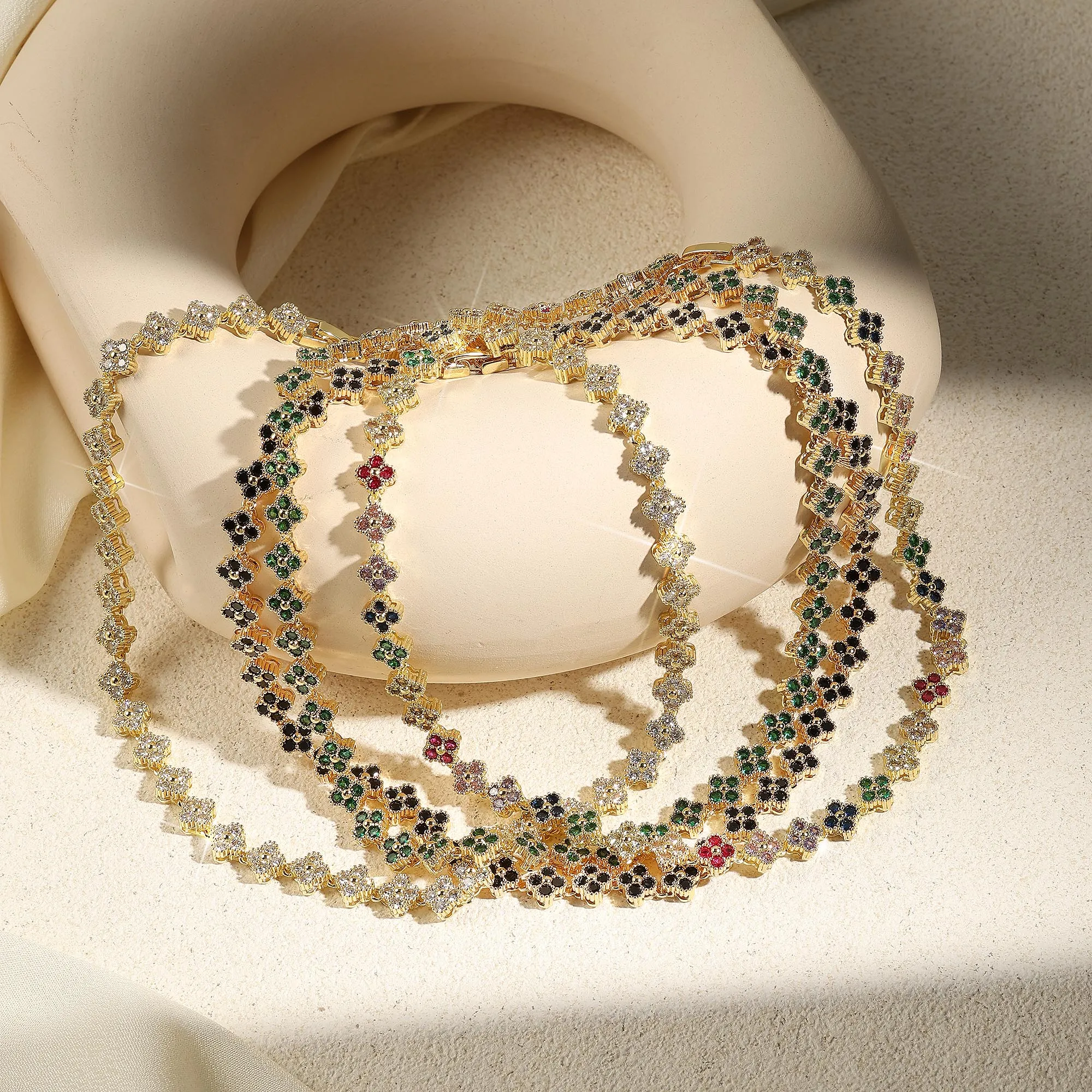 Yupsk رائع كامل ملون الزركون أربع أوراق زهرة المختنق قلادة للنساء لامعة كريستال الزفاف مجوهرات حفلات الزفاف