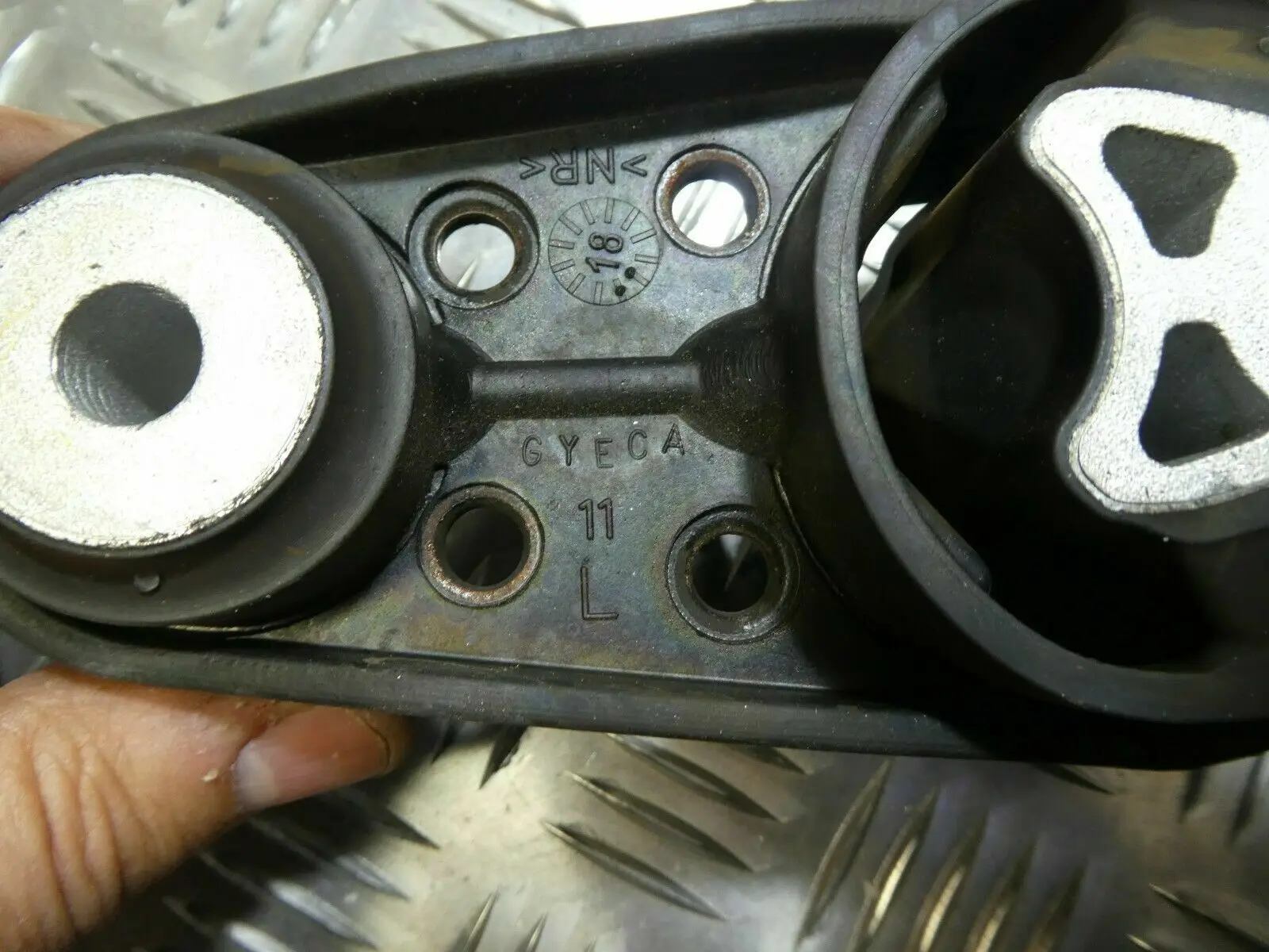 1 Pc Motorsteun Transmissie Koppel Ondersteuning GN11-6P082BC Voor Ford Ecosport 2017 2018 2019 2020 2021 1.5L 1.0T Op Escort Fiesta