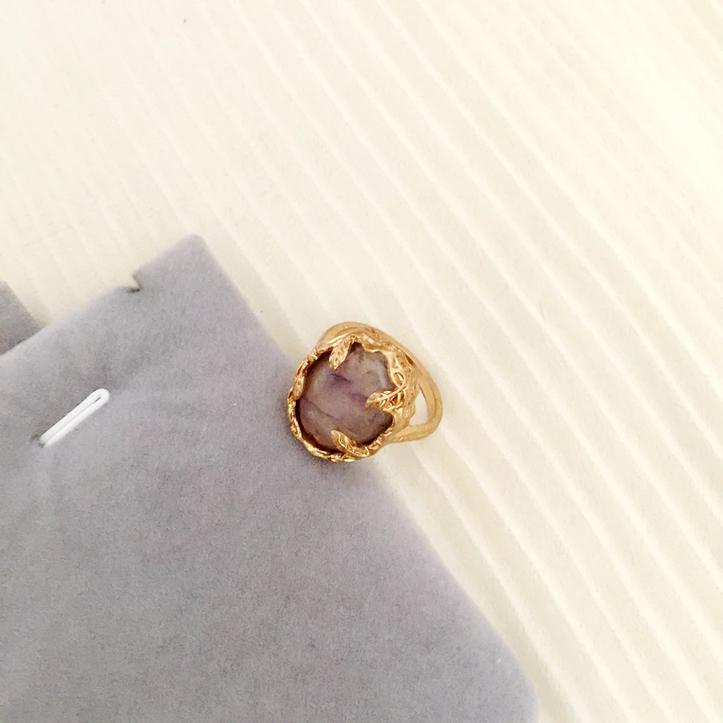 

Retro Gold Base Ring with Purple Stone Court Style Fashion Jewelry Accessory Geometric Shape round Ring for Women
