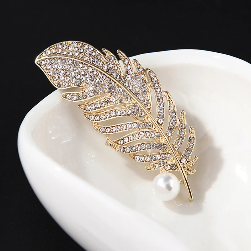 Fashion Women Crystal Feather Brooch Delicate Gold Jewelry Brooch Ladies Cute Pin Dress Coat Wedding Accessories