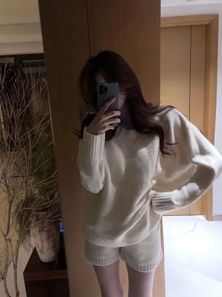 Ele Gentle Simple Color Long Sve Maglieria da donna 2025 Nuovi pantaloni ort versatili Set da due pezzi con sensazione antietà