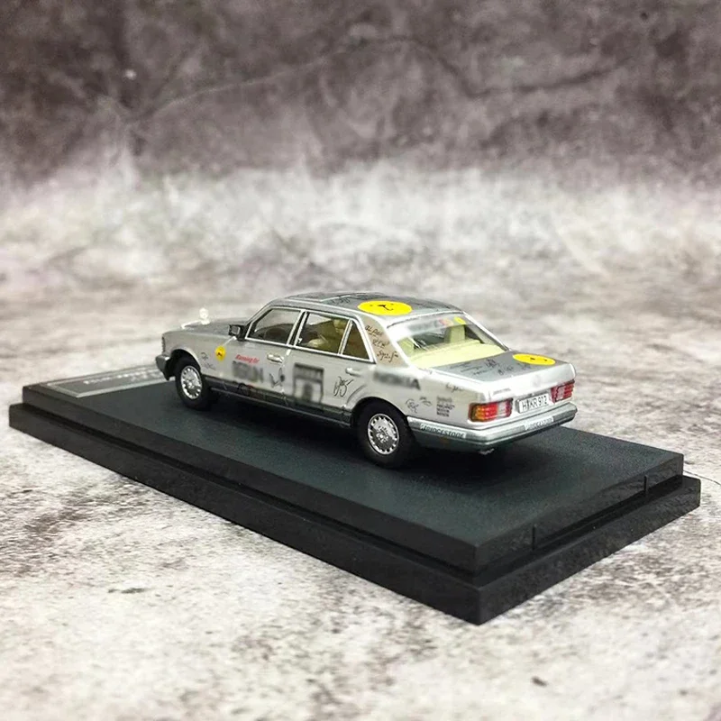 Master 1:64 Model Car W126 560SEL Alloy Die-Cast Vehicle Collection -Berlin 2000 LTD 499