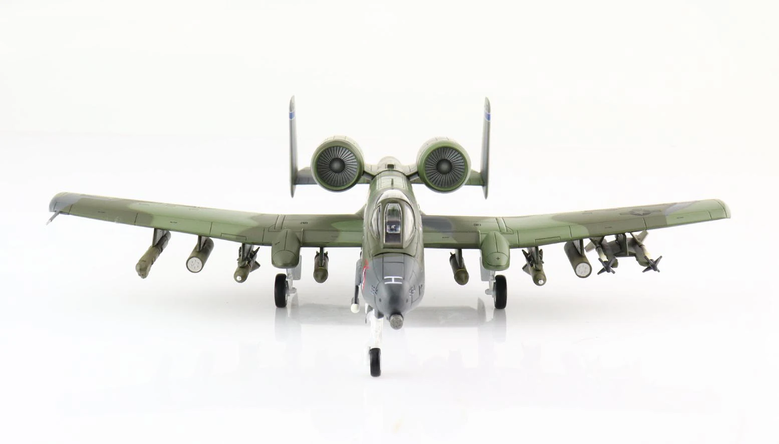 Fine HA1335 1/72 1991 US A-10A fighter model  Desert Storm Operation  Alloy Collection Model