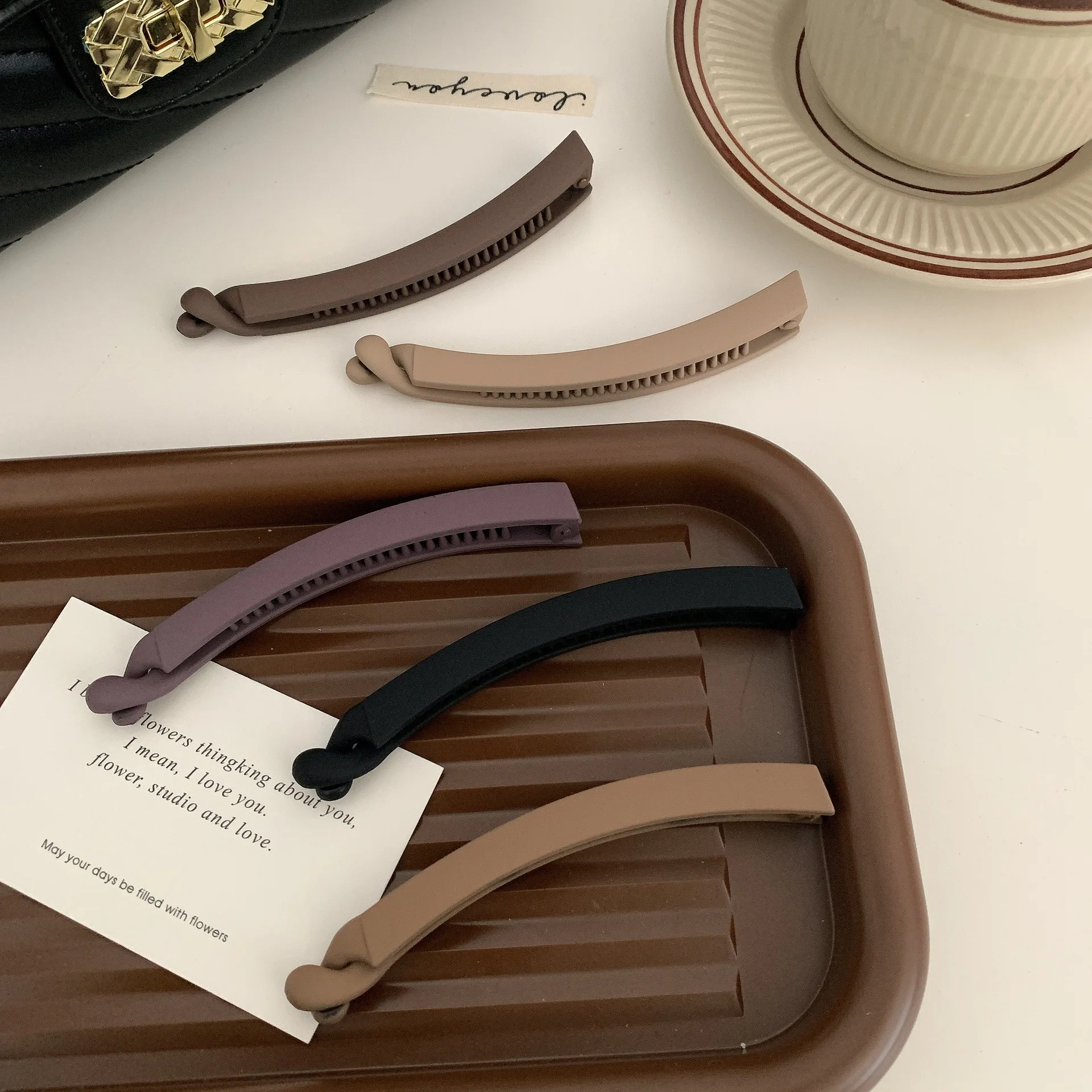 Kobiety Eleganckie spinki do włosów w kolorze bananowym Matowe plastikowe spinki do włosów w kolorze matowym Proste spinki do włosów w jednolitym kolorze Czarny brązowy uchwyt na kucyk